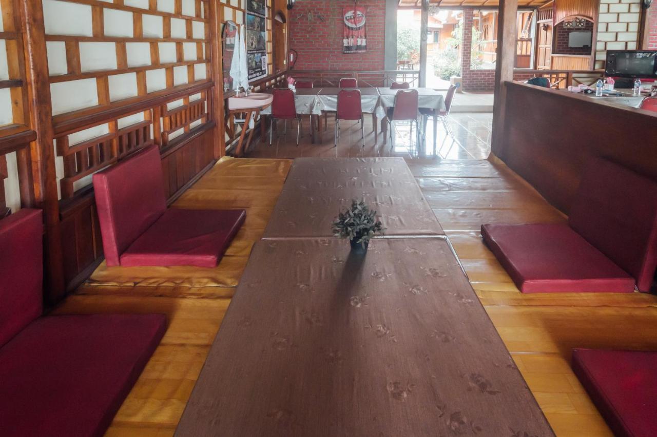 Vaccinated Staff - Oyo 1300 Crecia Guest House Hatu Ngoại thất bức ảnh