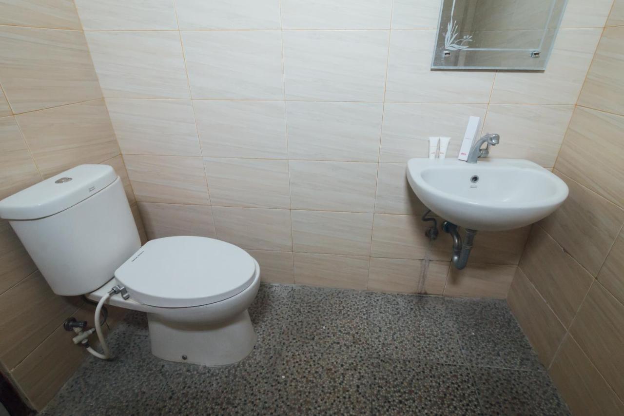 Vaccinated Staff - Oyo 1300 Crecia Guest House Hatu Ngoại thất bức ảnh