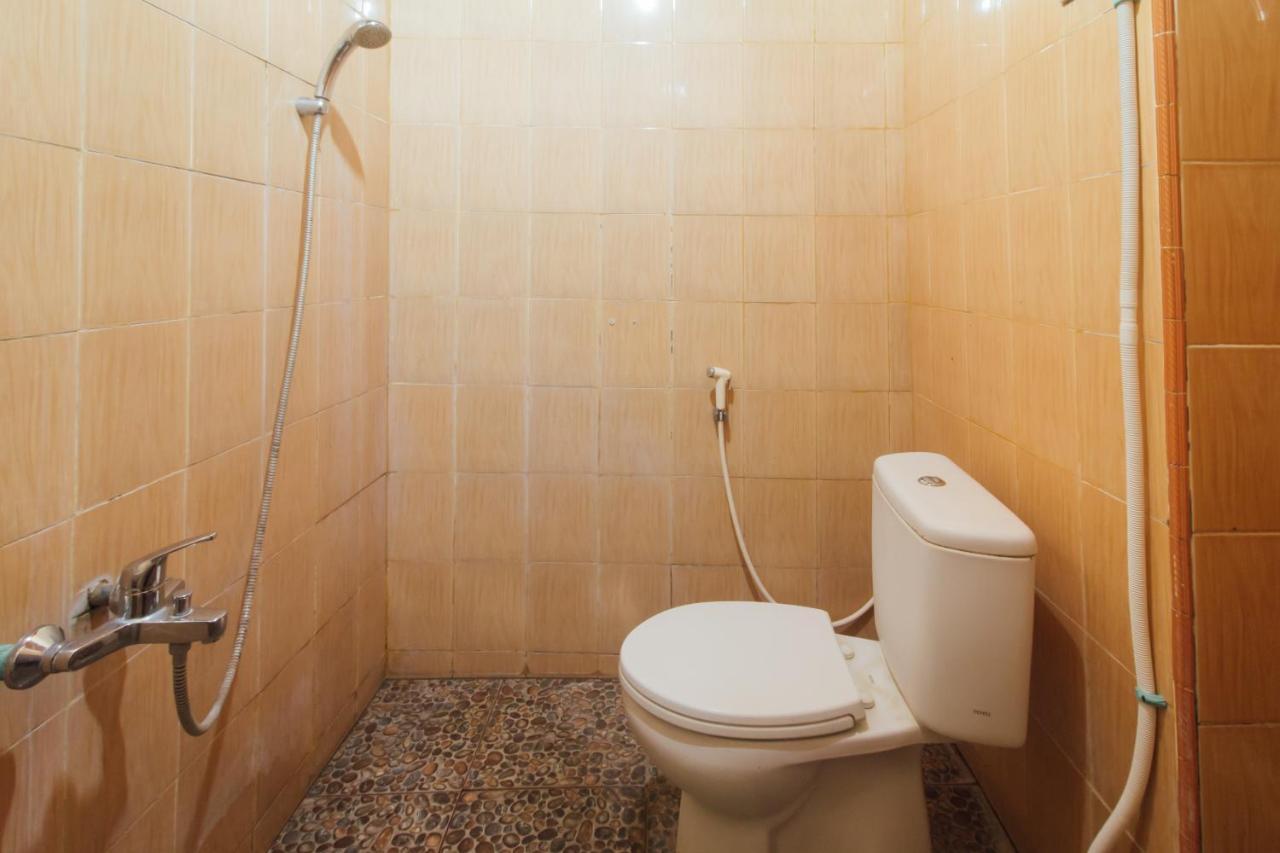 Vaccinated Staff - Oyo 1300 Crecia Guest House Hatu Ngoại thất bức ảnh