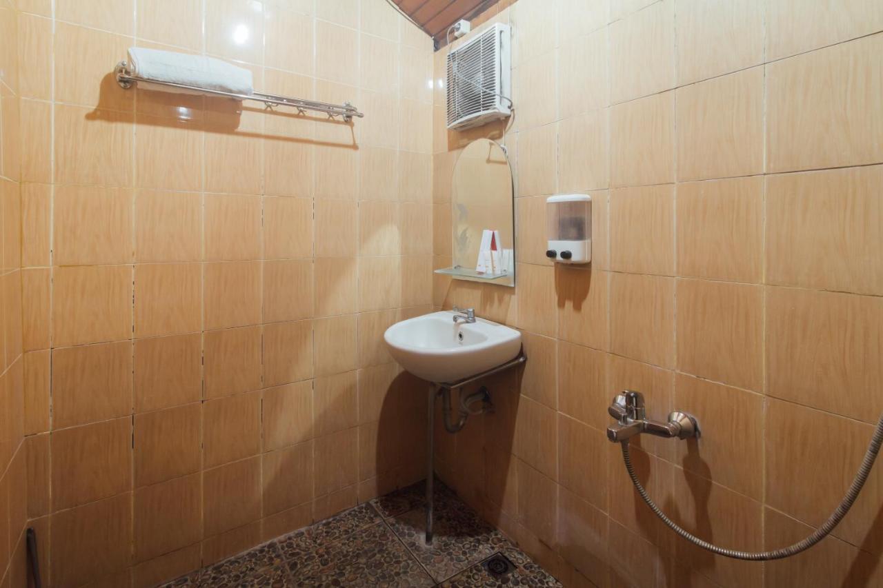 Vaccinated Staff - Oyo 1300 Crecia Guest House Hatu Ngoại thất bức ảnh
